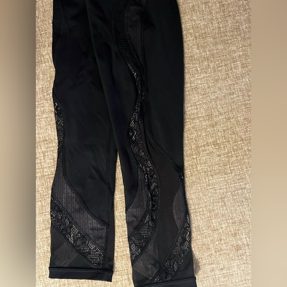 Lululemon Lace leg Leggings - Picture 7 of 10
